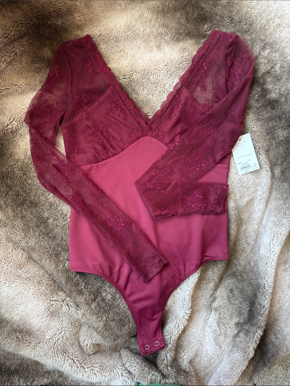 SO Women's Burgundy Lace Long-Sleeve
